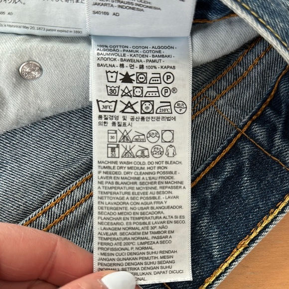 Levi's  505 Jean Shorts Distressed Frayed Hem - Picture 4 of 4